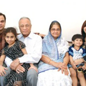 mr murtuza karim and his family 937654